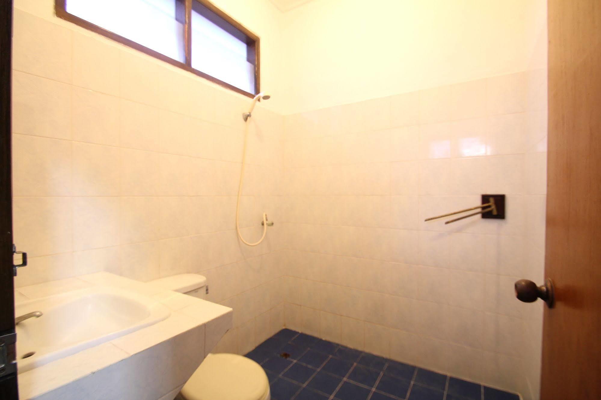 Simpang Inn Hotel Легиан Экстерьер фото